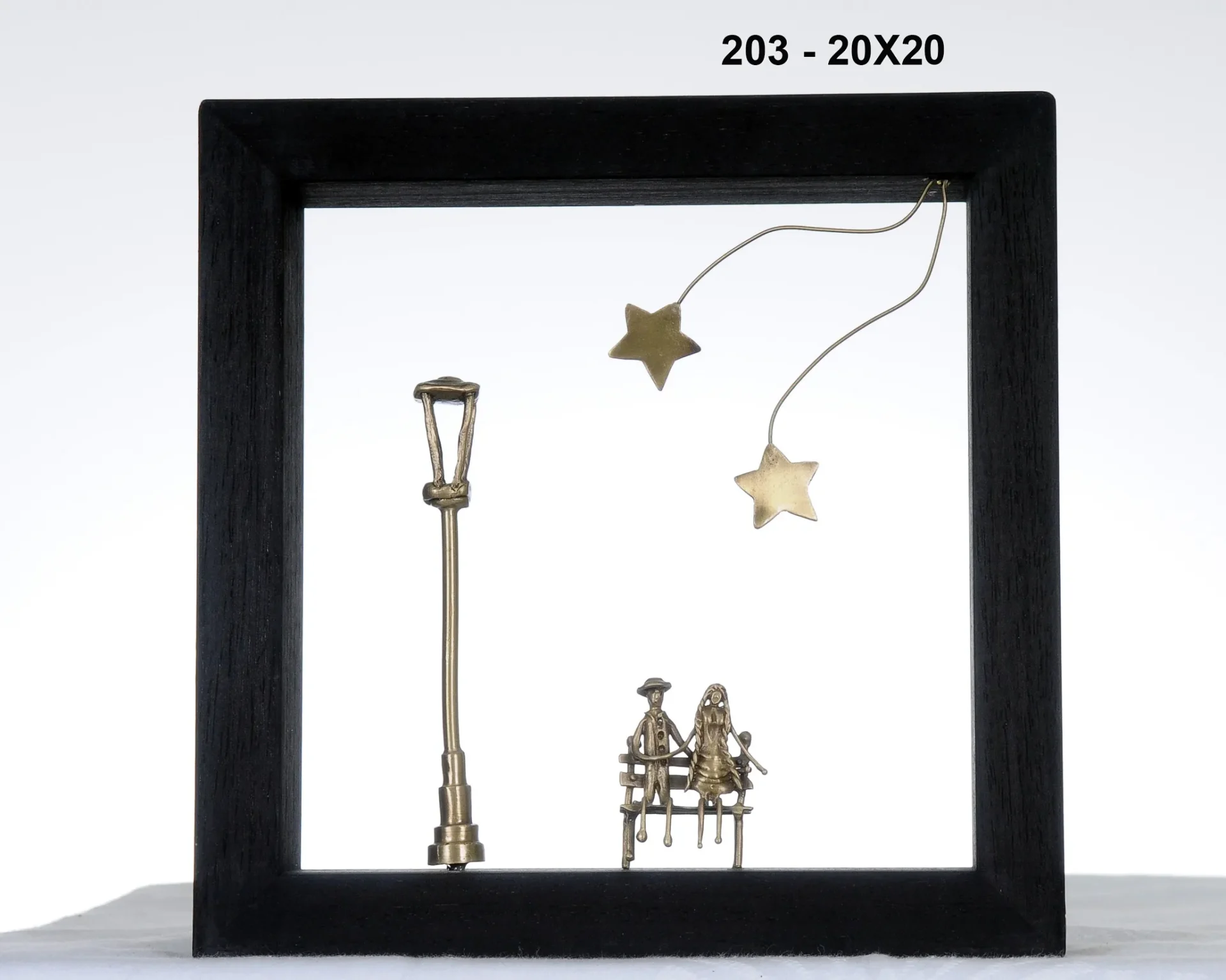 FRAME - 203