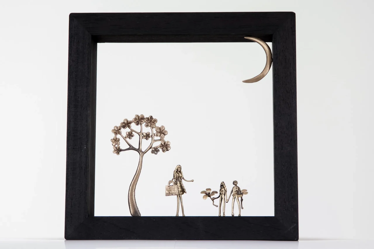 FRAME - 466