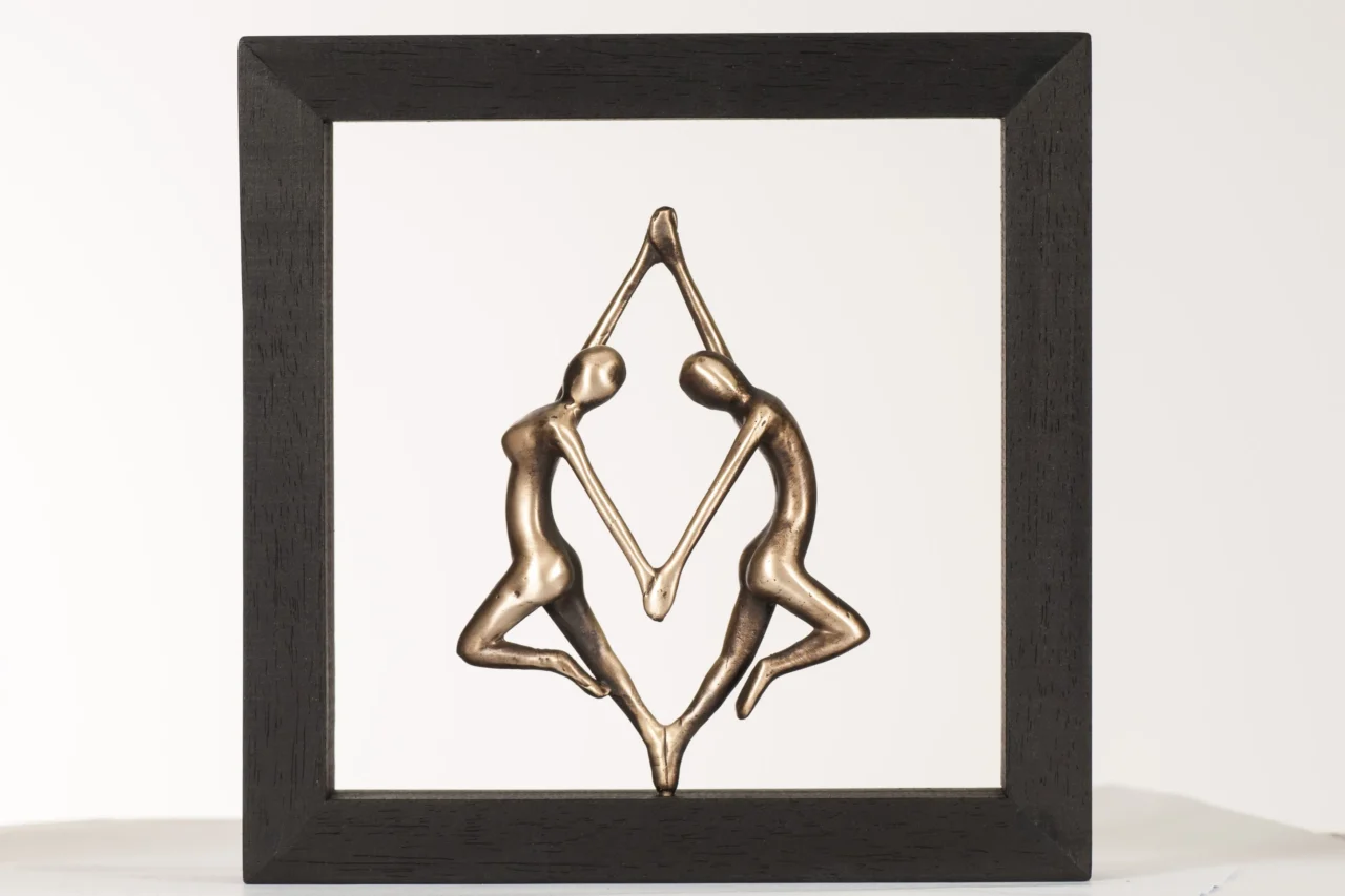 FRAME - 558A